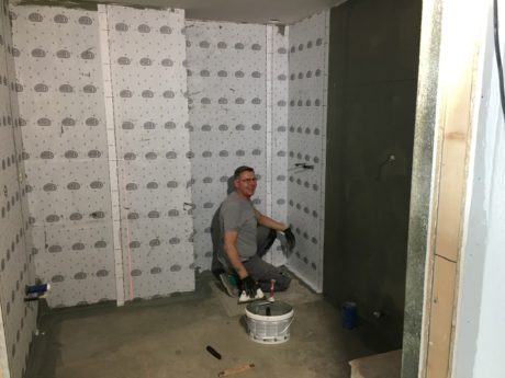 bild-1-badrumsarbete-med-ardex-i-fabrikshuset