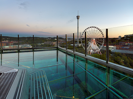Fasadhängd pool Gothia Towers. Foto: Gothia Towers