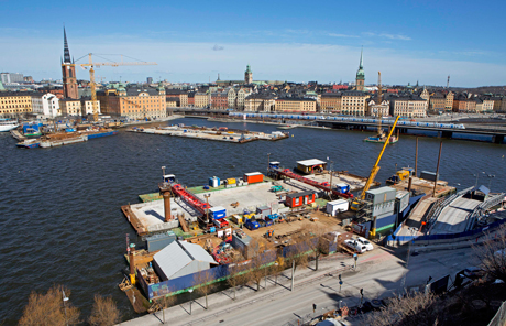 Bilden föreställer Riddarfjärden med tunneldelarna innan sänkningsarbetet påbörjas. Foto: Hans Ekestang.